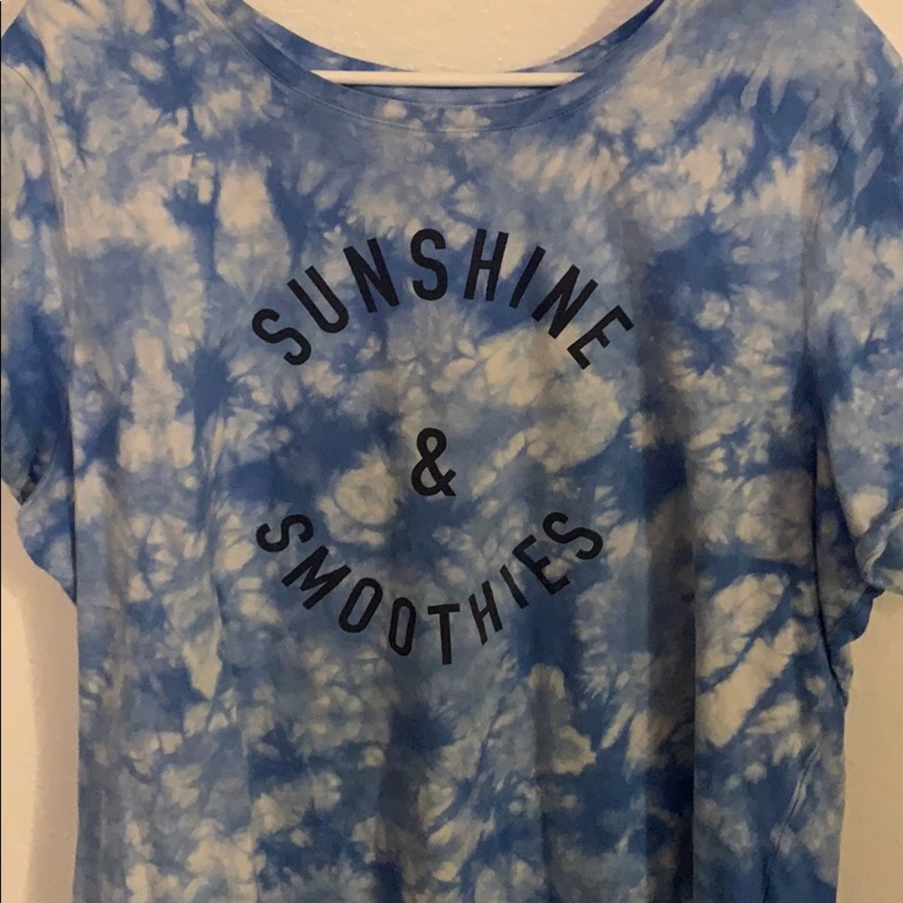 blue and white tie-dye old navy t shirt